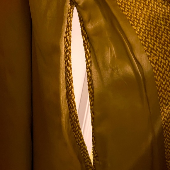 Vintage Mustard Yellow Cape - Picture 6 of 7